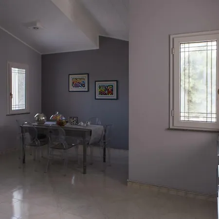 Vdl Luxury Apartment Floridia